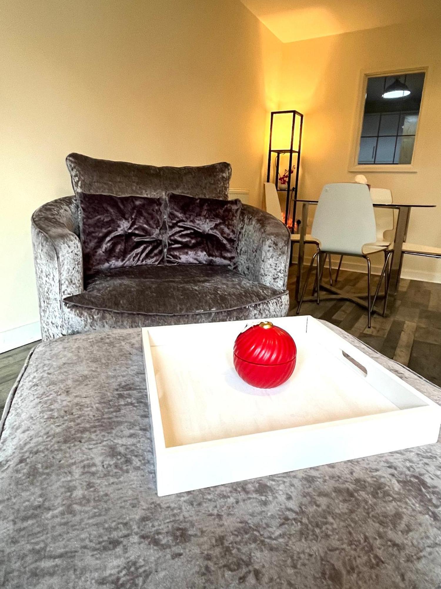 Spacious Two Bedrooms Apartment For Business And Holiday 포츠머스 외부 사진